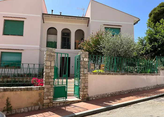 Bed And Coffee Guest house 3*